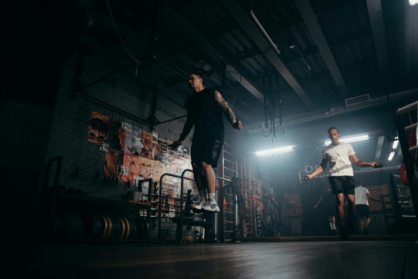 AMRAP vs EMOM: ¿qué formato de entrenamiento mejora más tu resistencia en CrossFit? ⏱️🔥