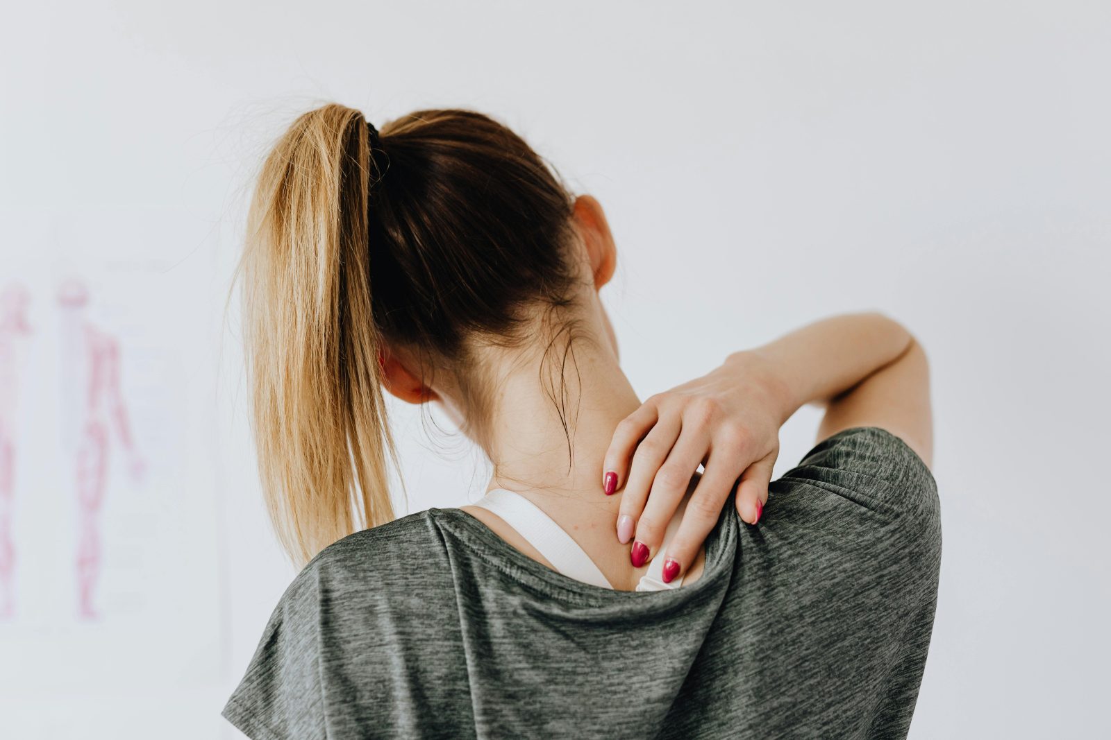 CrossFit y salud de la espalda: cómo evitar molestias y fortalecer la zona lumbar 🏋️‍♀️🧠