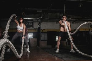 Cómo Sobrevivir a tu Primer Open de CrossFit: Guía Definitiva para No Morir en el Intento 🏋️🔥