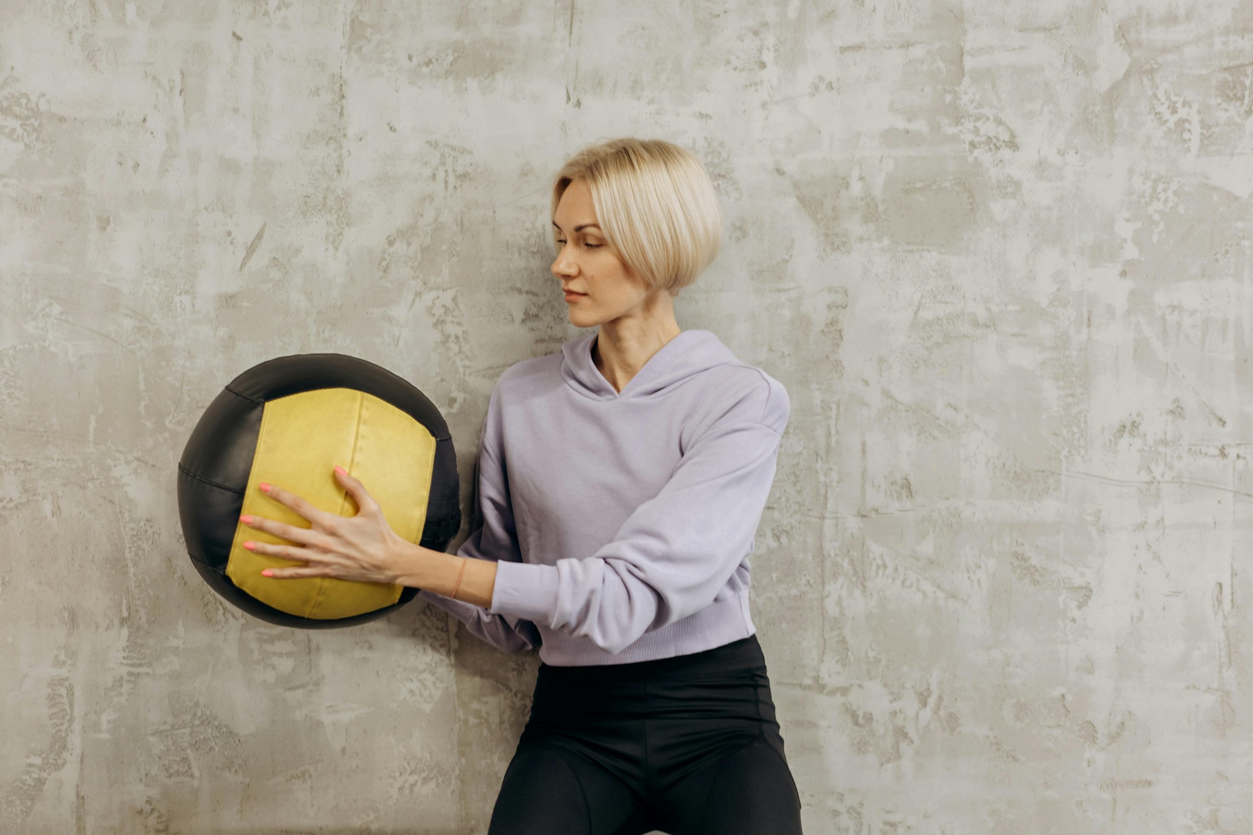 Wall balls en CrossFit: técnica, ritmo y errores comunes