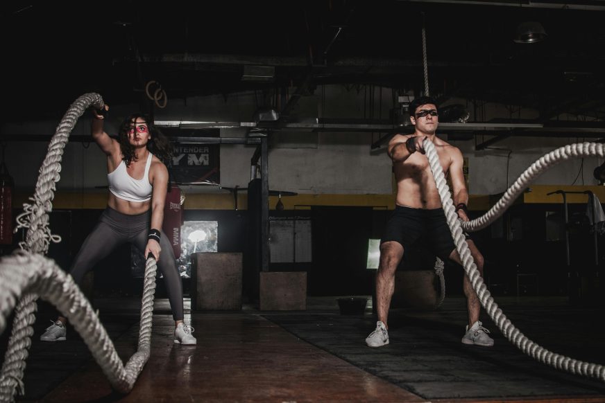 Cómo Sobrevivir a tu Primer Open de CrossFit: Guía Definitiva para No Morir en el Intento 🏋️🔥