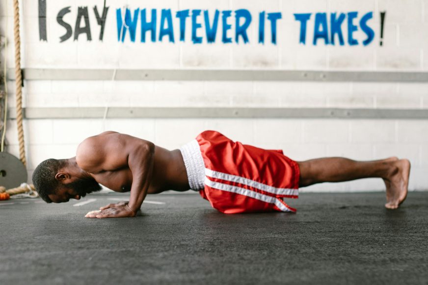 Burpee: Técnica, Beneficios y Variaciones para Mejorar tu Resistencia como una Bestia 💥🏋️