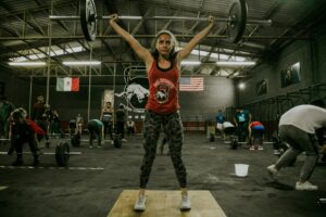 Hero WODs en CrossFit: Historia, Ejemplos y Cómo Sobrevivir a los Entrenamientos más Duros 🦸🔥