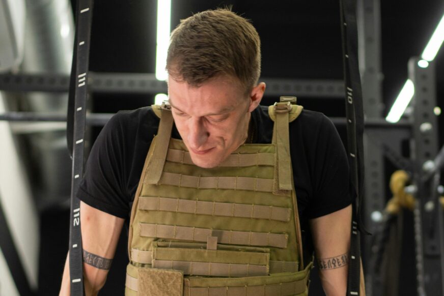 Los 7 Mejores Chalecos Lastrados para Crossfit en 2025: Entrena como una Bestia 🦍🏋️