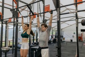 Toes-to-Bar en CrossFit: Técnica, Progresiones y Cómo No Destrozarte las Manos 🦶💥